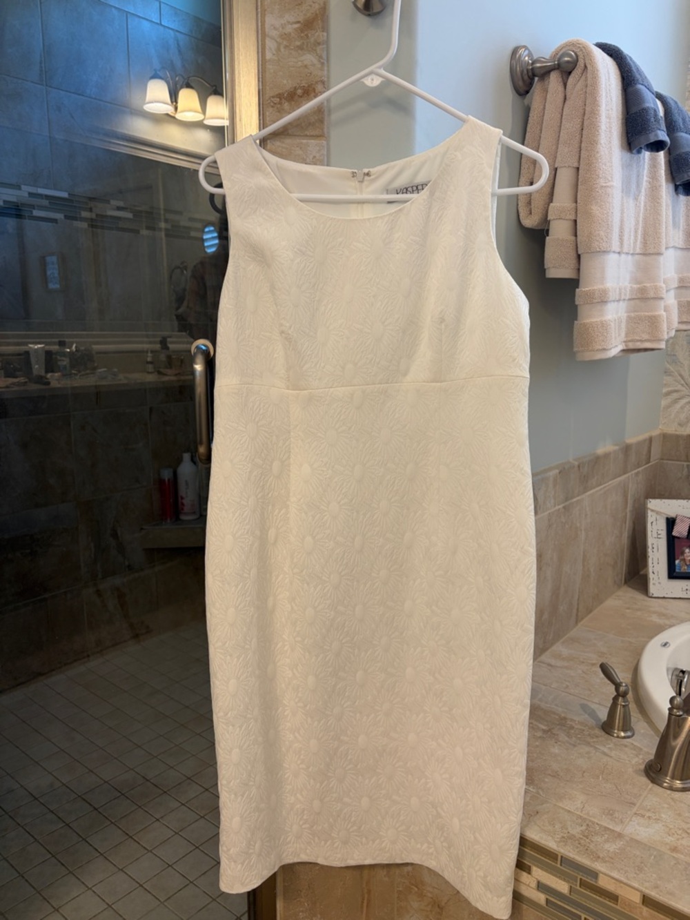 Kasper Ivory Floral Jacquard Sleeveless Midi Sheath Dress